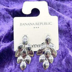 Banana Republic Silver Leaf Cluster Earrings Statement Polished Modern Glam Luxe